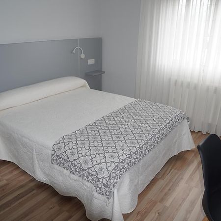 Pension Perez Portomarin Exteriör bild