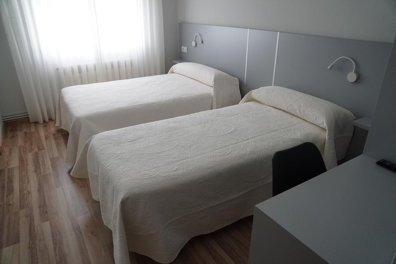 Pension Perez Portomarin Exteriör bild